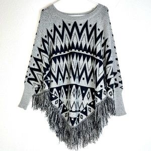 Sweater Pancho Jacket with sleeves boho soft tassels grey and black Size…